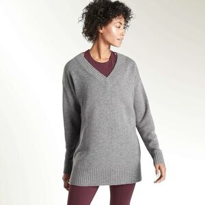 Athleta Wool Cashmere Cozy V-Neck Oversized Tunic Sweater in‎ Grey Heather in XS